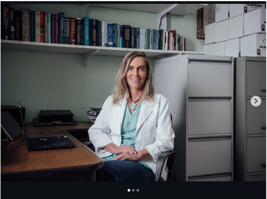 Tatiana Sampaio: cientista brasileira revoluciona ao trazer movimentos a seis tetraplégicos Cientista Tatiana Sampaio é chefe do Laboratório de Biologia da Matriz Extracelular do Instituto de Ciências Biomédicas da UFRJ