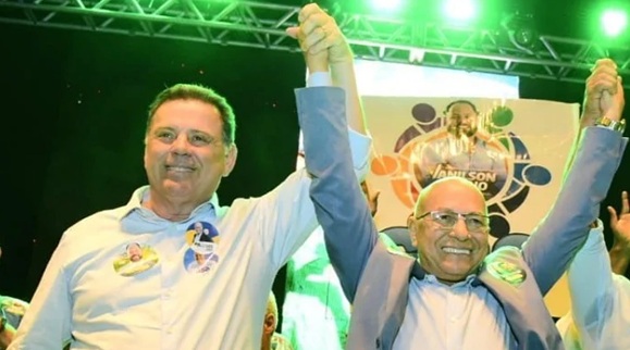 Professor Alcides se afasta de Wilder Morais e se aproxima de Marconi Perillo Professor Alcides se afasta de Wilder Morais e se aproxima de Marconi Perillo