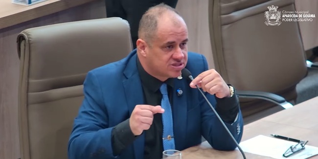 Vereador de Aparecida diz que a Educação era usada para “cabide de emprego” nas gestões passadas Vereador de Aparecida diz que a Educação era usada para "cabide de emprego" nas gestões passadas