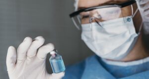 Produção nacional de medicamento contra o câncer pelo Butantan pode ampliar o acesso ao tratamento no SUS
