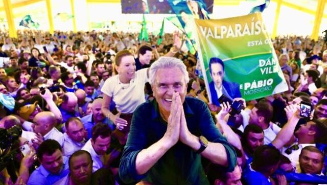 Caiado reúne mais de 200 prefeitos, agradece apoio e avisa: “Continuarei morando em Goiás”