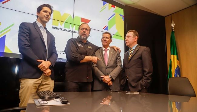 Vanderlan trabalha para acelerar implantação de linhões de energia no interior de Goiás