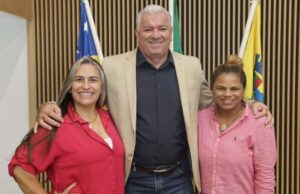 Presidente da Câmara de Aparecida recebe vereadoras de Abadia de Goiás em visita institucional