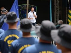 "Não adianta querer conversar com bandido", dispara Vilela em entrega de equipamentos à GCM