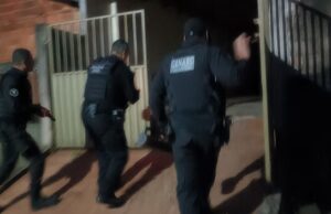 PCGO deflagra operação contra tráfico de drogas em 10 municípios goianos