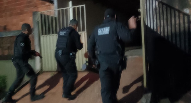 PCGO deflagra operação contra tráfico de drogas em 10 municípios goianos PCGO deflagra operação contra tráfico de drogas em 10 municípios goianos