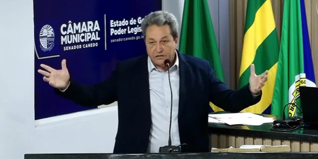 Vereador diz que paga R$ 100 mil a quem mostrar um benefício de Bolsonaro para Senador Canedo Vereador diz que paga R$ 100 mil a quem mostrar um benefício de Bolsonaro para Senador Canedo