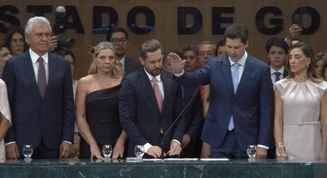 Daniel Vilela é empossado governador de Goiás pela Assembleia Legislativa Daniel Vilela é empossado governador de Goiás pela Assembleia Legislativa