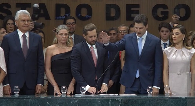 Daniel Vilela é empossado governador de Goiás pela Assembleia Legislativa Daniel Vilela é empossado governador de Goiás pela Assembleia Legislativa