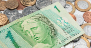 INSS: Prazo para contestar descontos indevidos de aposentados e pensionistas termina no próximo dia 20 Aposentados e pensionistas devem conferir descontos no benefício do INSS antes do prazo final