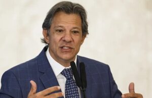 Governo Lula tenta segurar combustível e Haddad vai propor acordo aos estados