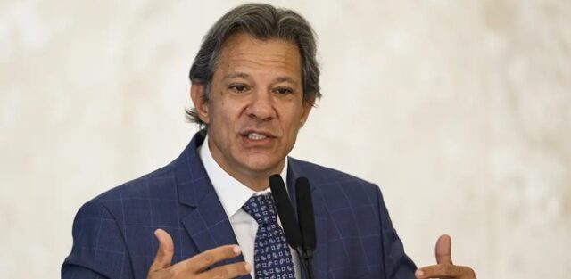 Governo Lula tenta segurar combustível e Haddad vai propor acordo aos estados Governo Lula tenta segurar combustível e Haddad vai propor acordo aos estados