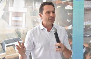 Vilela sobe o tom: “Atenção para quem anda com quem vende vaga de Medicina e é pedófilo”