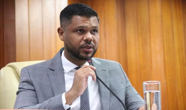 Eleições 2026: Romário Policarpo acerta com novo partido para disputar a Alego