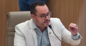 Tales de Castro diz que fake news do IPTU vem de "insatisfeitos sem cargos" na gestão