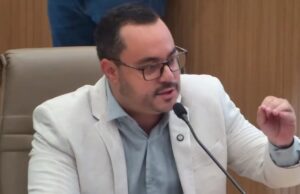 Tales de Castro diz que fake news do IPTU vem de "insatisfeitos sem cargos" na gestão
