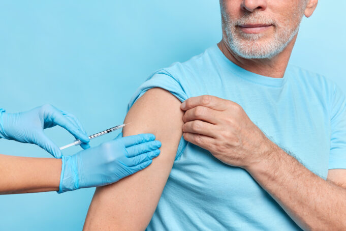 Vacinação contra influenza começa dia 28: veja quem deve tomar Imunização contra influenza já tem data para começar nos postos de saúde