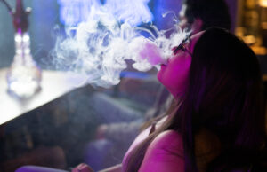 Centro-oeste lidera aumento no uso de cigarro eletrônico entre adolescentes Adolescentes impulsionam aumento no uso de cigarro eletrônico no Centro-Oeste