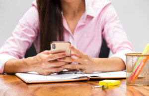 MEC Idiomas e MEC Livros levam cursos e leitura gratuita para o celular dos brasileiros