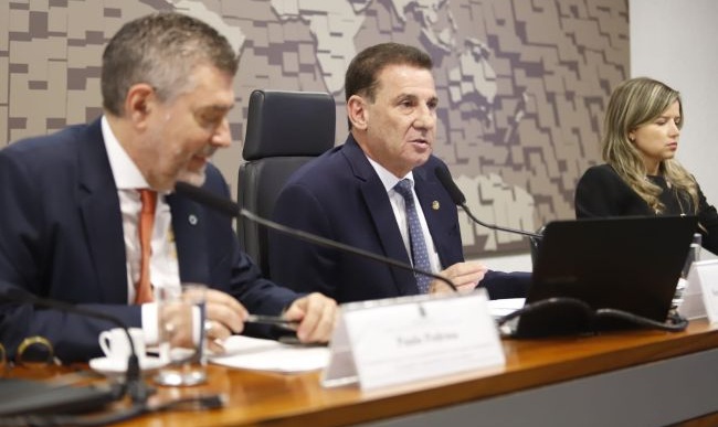 Vanderlan conduz audiência pública no Senado sobre data centers com Inteligência Artificial