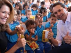 Prefeito Vilela lança vacinação escolar com meta de imunizar 30 mil crianças