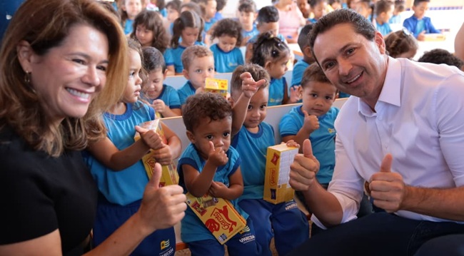 Prefeito Vilela lança vacinação escolar com meta de imunizar 30 mil crianças Prefeito Vilela lança vacinação escolar com meta de imunizar 30 mil crianças