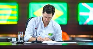 Daniel Vilela promove ajustes no primeiro escalão e mantém continuidade no Governo