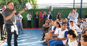 Prefeito Sandro Mabel anuncia chamamento de 102 concursados da Educação