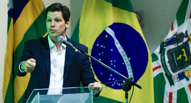 Daniel Vilela destina R$ 165 milhões para infraestrutura em 126 municípios Daniel Vilela destina R$ 165 milhões para infraestrutura em 126 municípios