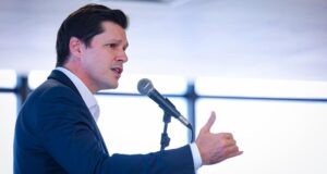 "Agressor de mulher vai ter que pagar pelo próprio monitoramento", anuncia Daniel Vilela