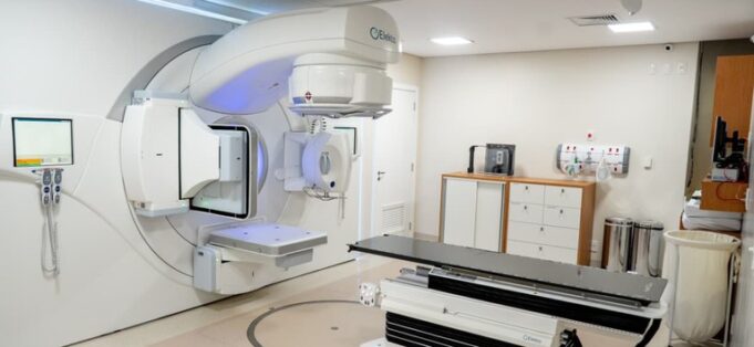 Santa Casa de Anápolis recebe acelerador linear e amplia acesso à radioterapia Equipamento amplia capacidade de atendimento na cidade