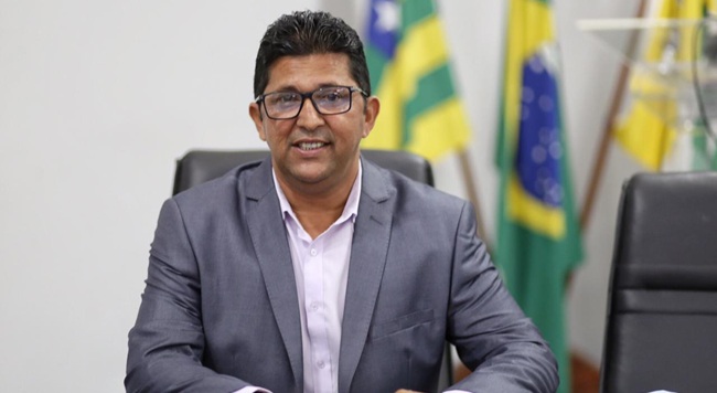 Antes de assumir, suplente do PL já declara adesão à base do prefeito Vilela Antes de assumir, suplente do PL já declara adesão à base do prefeito Vilela