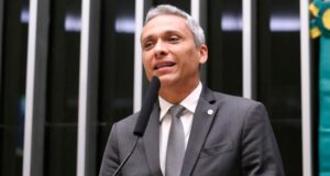 STF torna Gayer réu após associar Lula ao nazismo em publicação nas redes