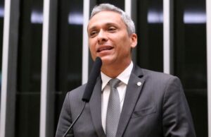 STF torna Gayer réu após associar Lula ao nazismo em publicação nas redes
