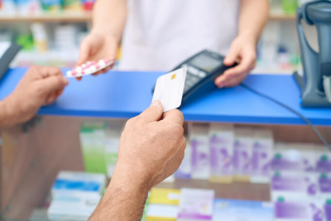 Reajuste dos medicamentos 2026: entenda o aumento e o impacto no seu bolso Reajuste dos medicamentos em 2026 terá aumento limitado e regras definidas para o ano