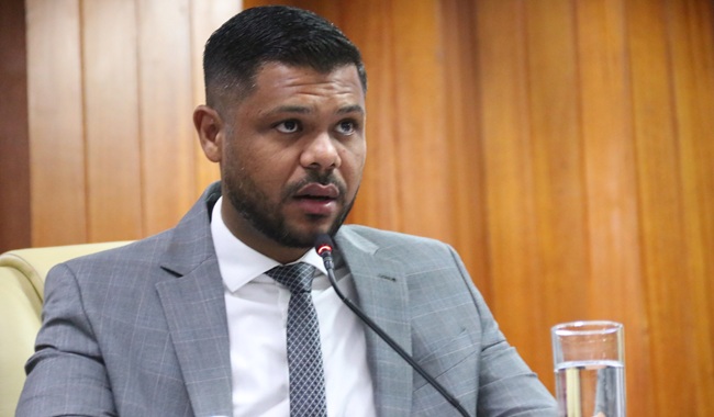 Romário Policarpo chama dirigente partidário de “maior mentiroso de Goiânia” Romário Policarpo chama dirigente partidário de "maior mentiroso de Goiânia"