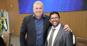 Gilsão Meu Povo oficializa posse de Domingos Rodrigues na Câmara de Aparecida