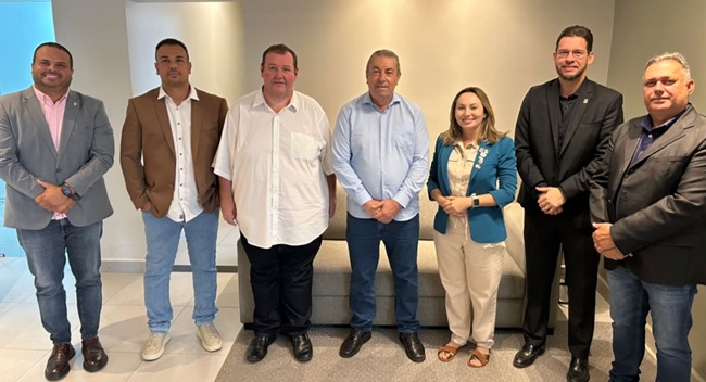 Eleições 2026: Zé Mário Schreiner se reúne com 6 vereadores de Aparecida Eleições 2026: Zé Mário Schreiner se reúne com 6 vereadores de Aparecida