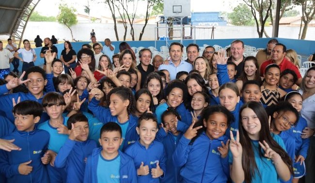 Prefeito Vilela entrega 5ª escola reformada pela sua gestão