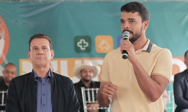 Vanderlan diz que é “admirador da boa política” ao receber apoio do prefeito de Trindade