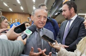 Prefeito em exercício Anselmo Pereira envia à Câmara reajuste salarial de servidores da Educação