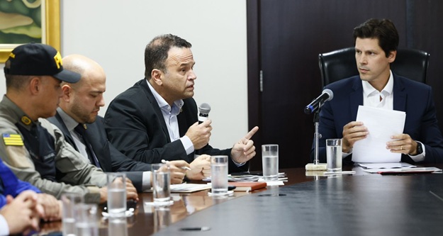 Daniel Vilela anuncia valorização da carreira das forças de segurança com investimento de R$ 1,2 bi Daniel Vilela anuncia valorização da carreira das forças de segurança com investimento de R$ 1,2 bi