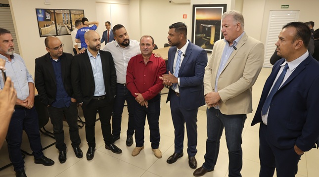 Romário visita a Câmara de Aparecida e admite possível apoio de vereadores para deputado Romário visita a Câmara de Aparecida e admite possível apoio de vereadores para deputado