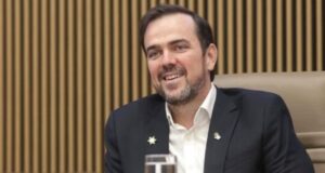 Mendanha se reúne com vereadores, nega racha com Vilela e reafirma interesse na vice de Daniel