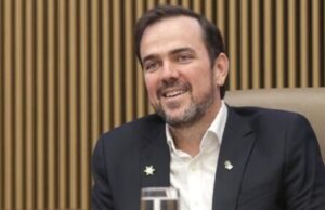 Mendanha se reúne com vereadores, nega racha com Vilela e reafirma interesse na vice de Daniel