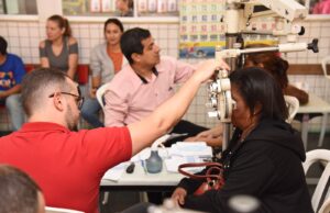 Saúde, emprego, documentos e vários serviços gratuitos chegam ao Andrade Reis neste sábado (23)