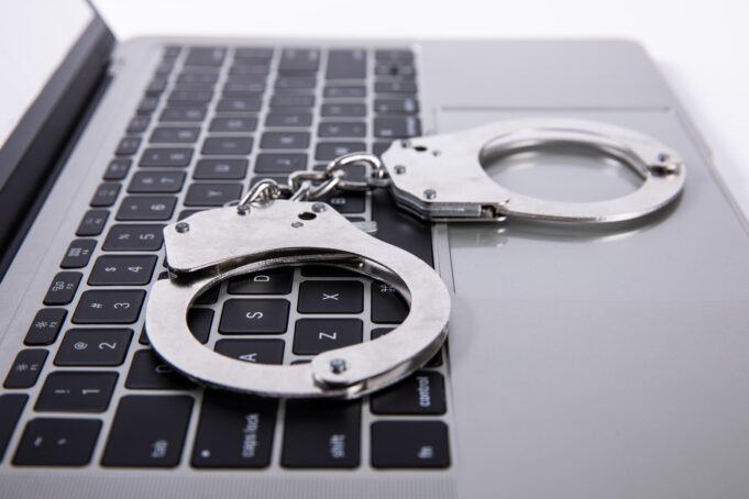 Goiás usa inteligência artificial no combate ao crime e já supera 1,3 mil casos resolvidos Tecnologia ajuda forças policiais de Goiás em investigações e ações contra o crime