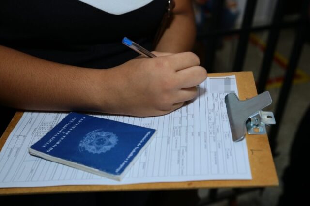 Mais de 1.800 vagas de emprego abertas em Aparecida de Goiânia nesta semana Mais de 1.800 vagas de emprego abertas em Aparecida de Goiânia nesta semana