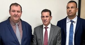 Vanderlan Cardoso visita Prefeitura e Câmara de Aparecida e faz prestação de contas Vanderlan Cardoso visita Prefeitura e Câmara de Aparecida e faz prestação de contas
