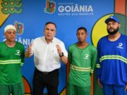 Prefeito Mabel recebe funcionários da limpeza urbana que foram agredidos Prefeito Mabel recebe funcionários da limpeza urbana que foram agredidos